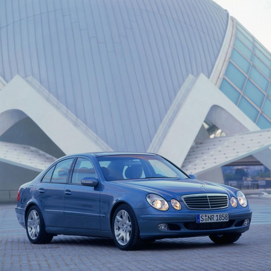  Mercedes-Benz E-Class 2002 года  (фото 315 из 448)